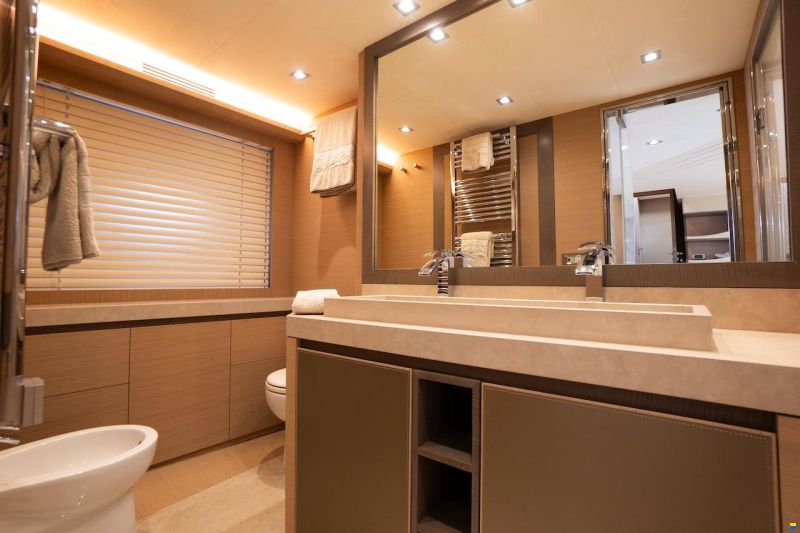 Monte Carlo Yachts 70