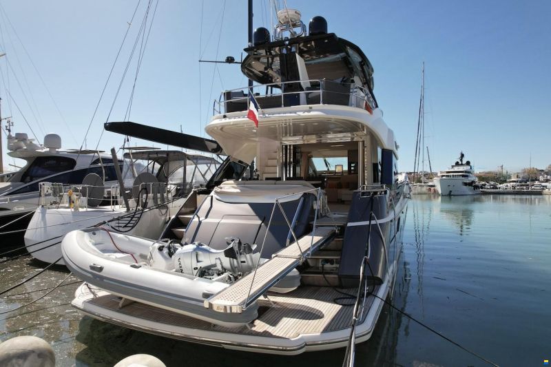 Monte Carlo Yachts 70