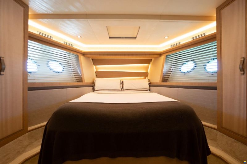 Monte Carlo Yachts 70