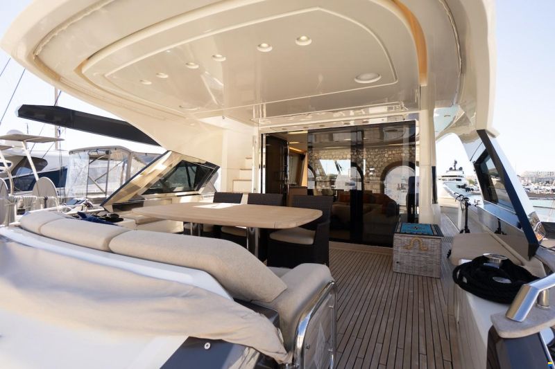 Monte Carlo Yachts 70