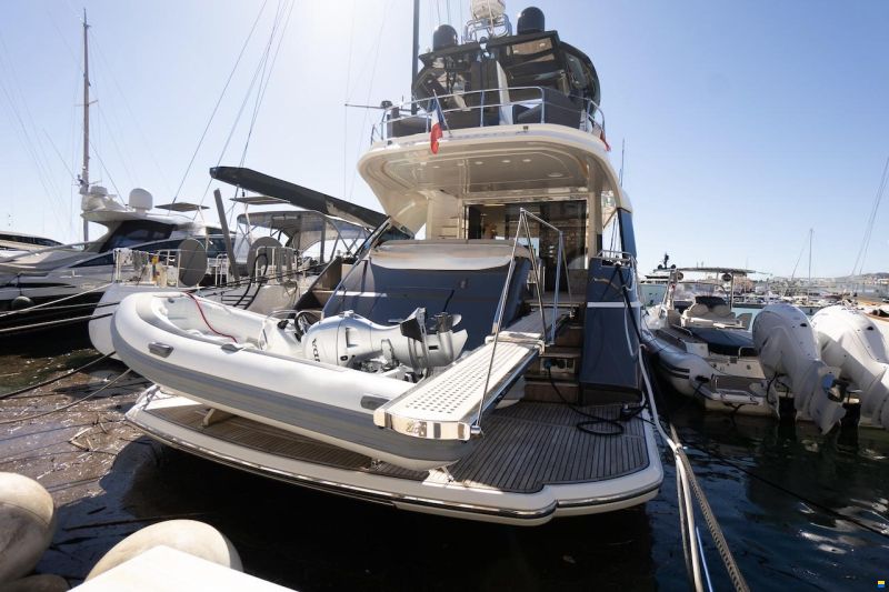Monte Carlo Yachts 70