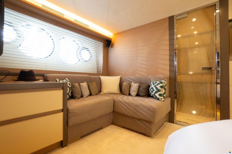 Monte Carlo Yachts 70