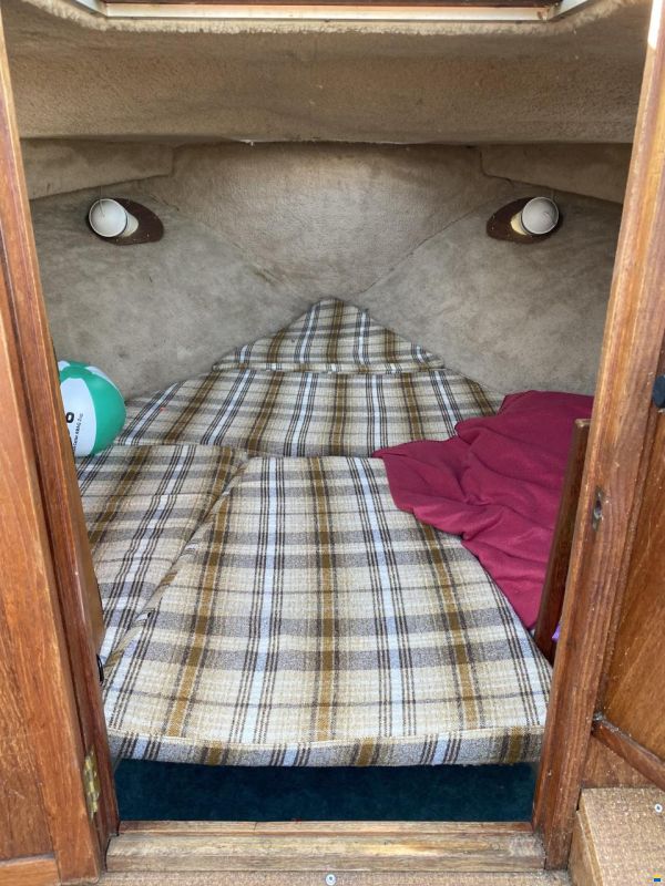 Sunseeker 23 Sport Cabin