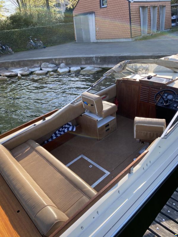 Sunseeker 23 Sport Cabin