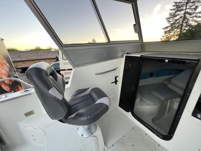 Celebrity 2500 Fish Hawk