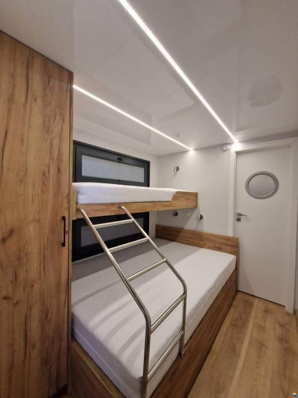 CampiBoat Campi 460 Ihr schwimmendes Zuhause Sauna