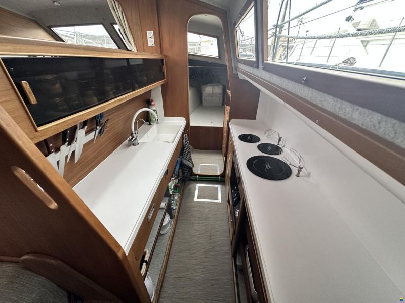 Prout Snowgoose 37
