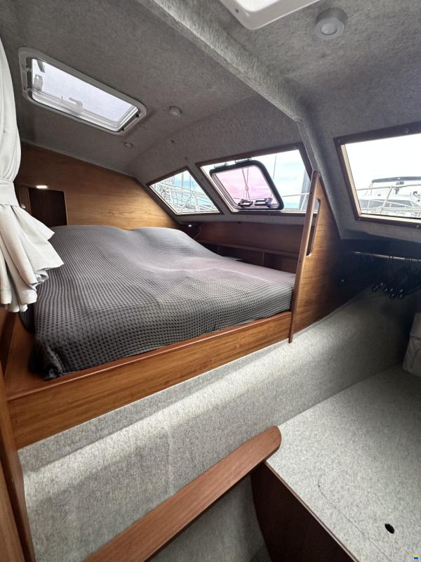 Prout Snowgoose 37