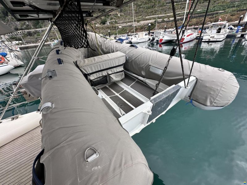 Prout Snowgoose 37