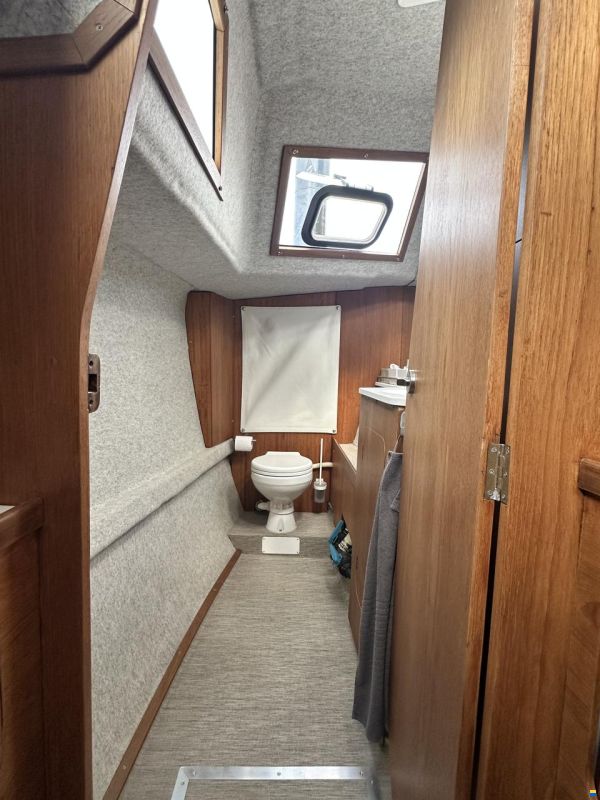 Prout Snowgoose 37