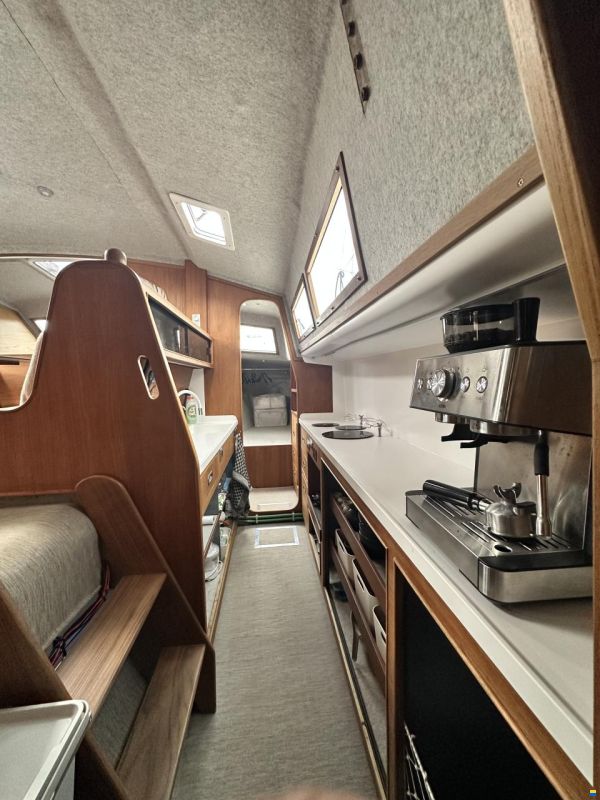 Prout Snowgoose 37