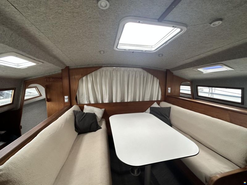 Prout Snowgoose 37