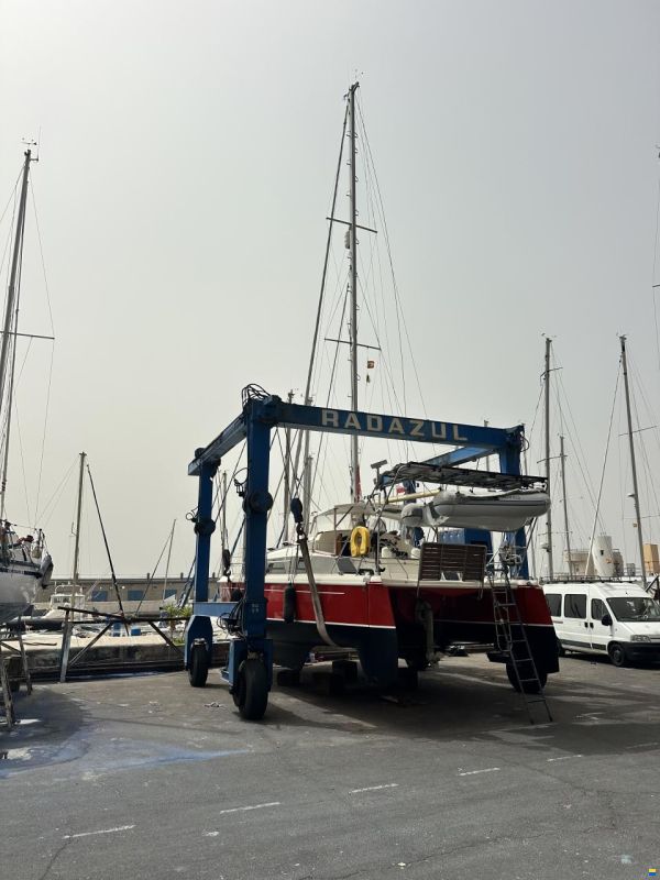 Prout Snowgoose 37