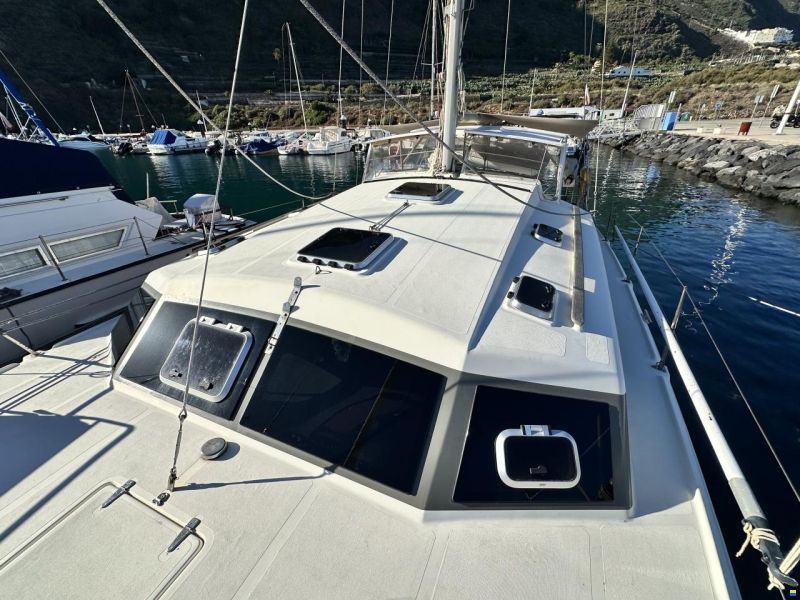 Prout Snowgoose 37
