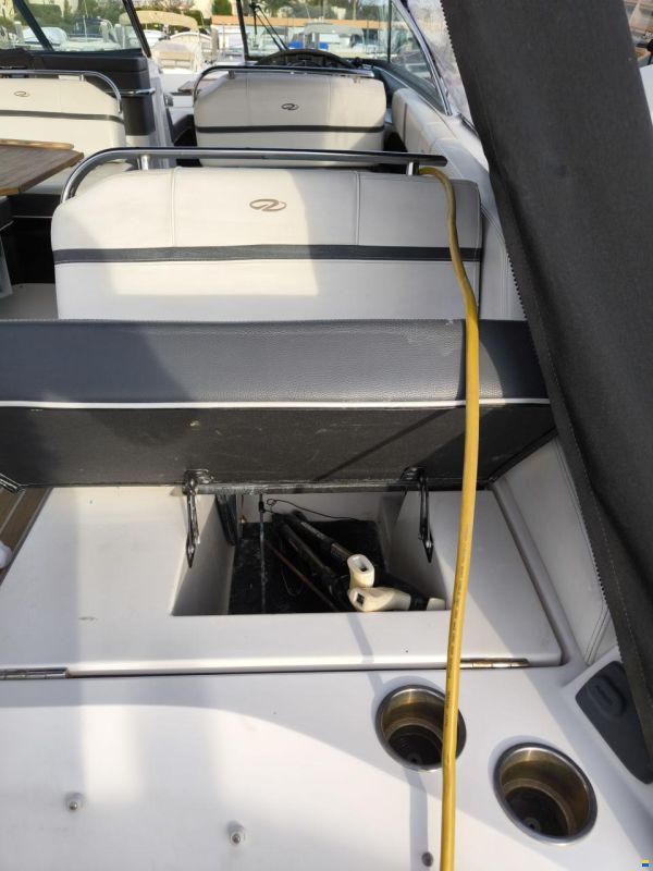 REGAL MARINE 2800 BOWRIDER