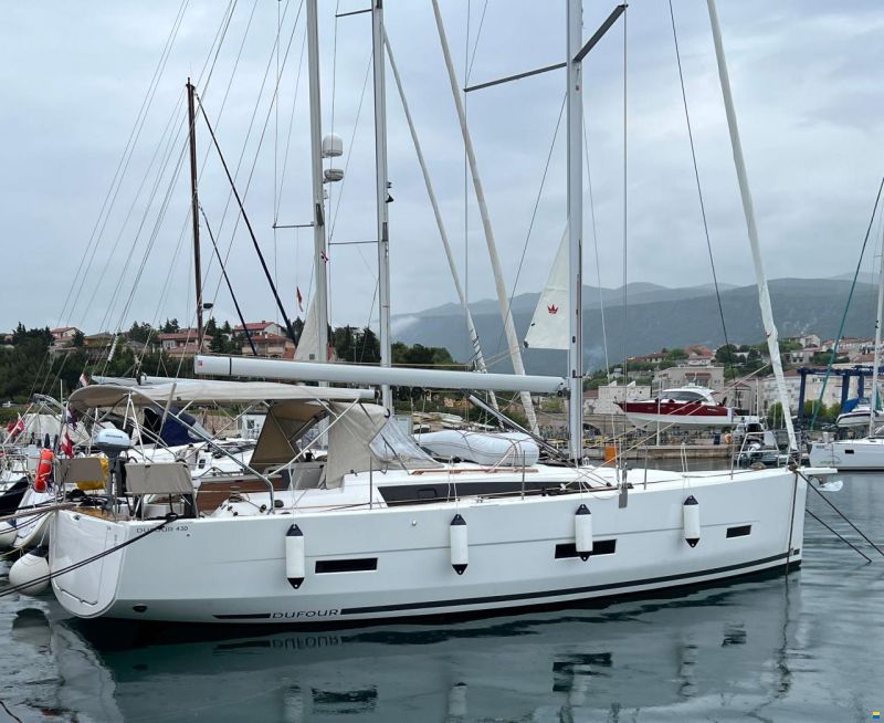 Dufour 430 Grand Large