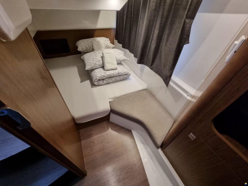 Beneteau Antares 9