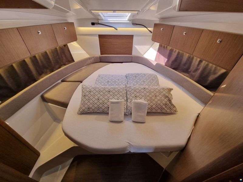 Beneteau Antares 9