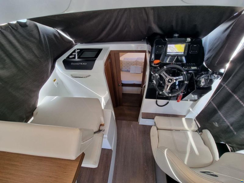 Beneteau Antares 9