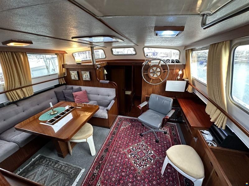 Finnrose 45 Deck saloon