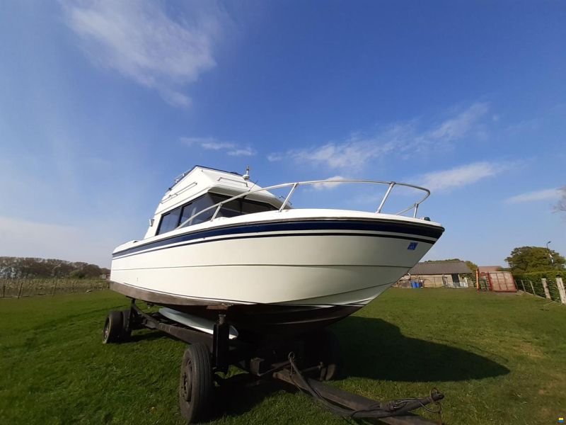 Bayliner baja 22