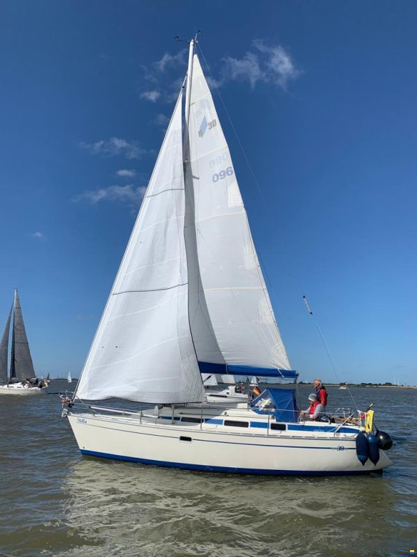 Bavaria 31 plus image