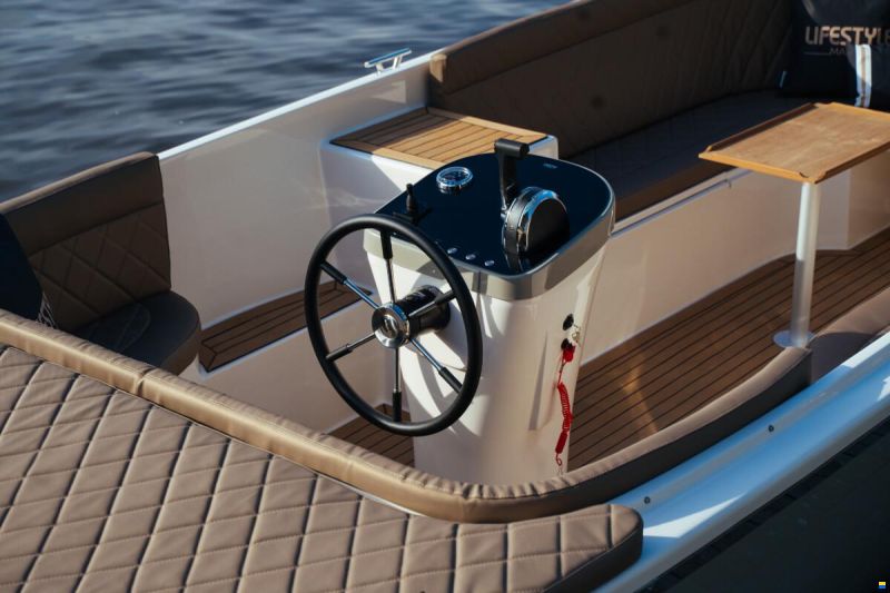 Lifestyle Marine 780 Tender
