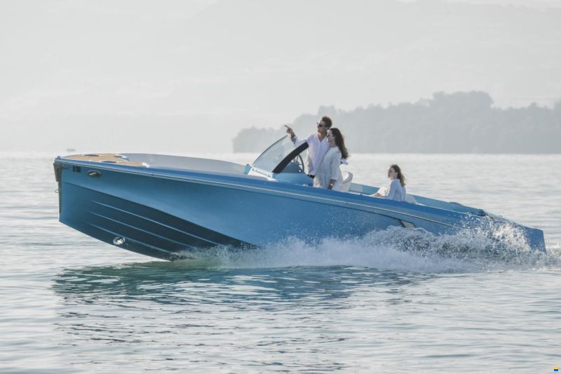 Ganz Boats Ovation 7.6 Open