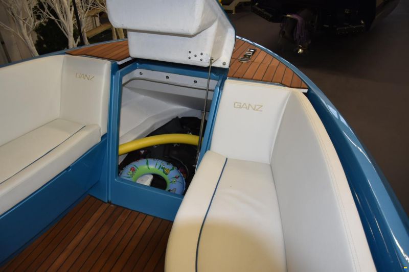 Ganz Boats Ovation 7.6 Open