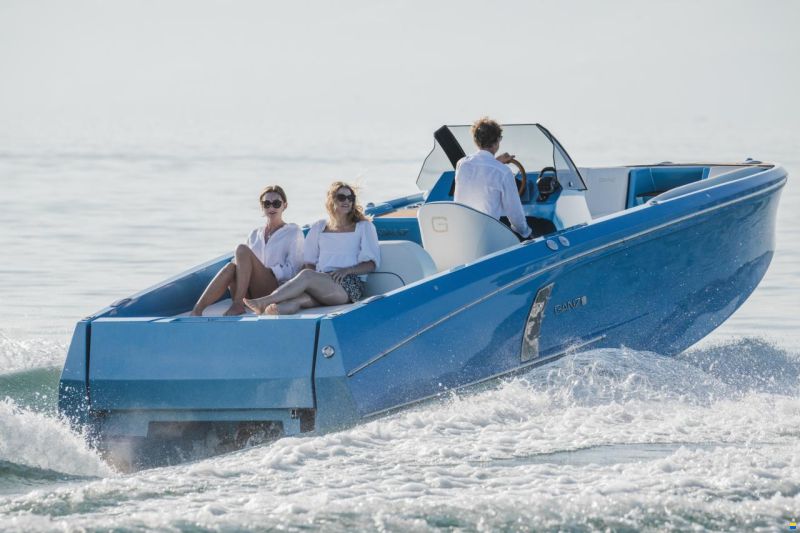 Ganz Boats Ovation 7.6 Open