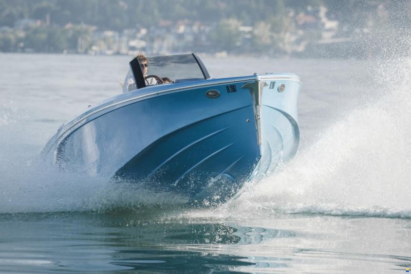 Ganz Boats Ovation 7.6 Open