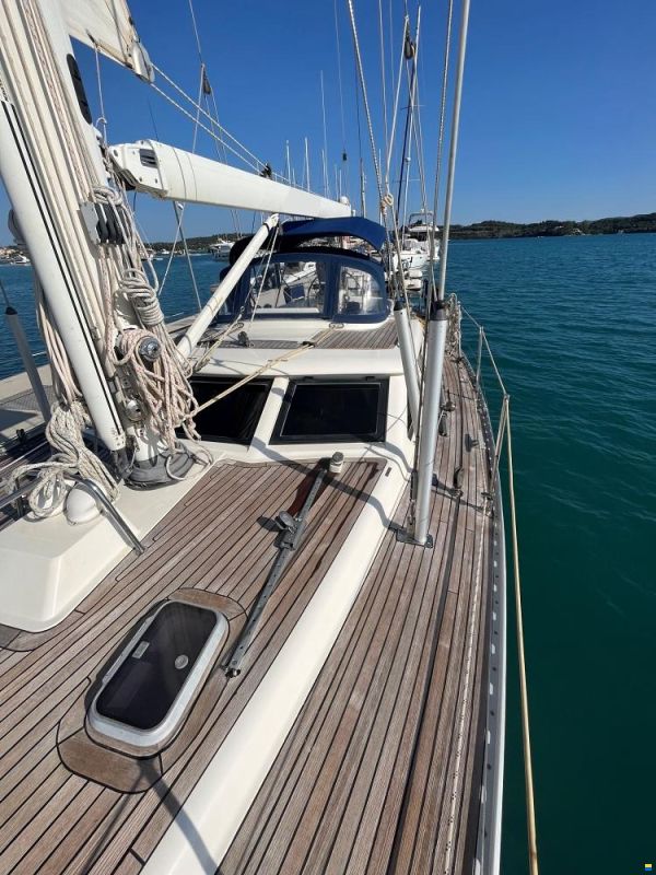 Oyster 485