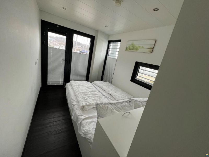 Floating Home 44