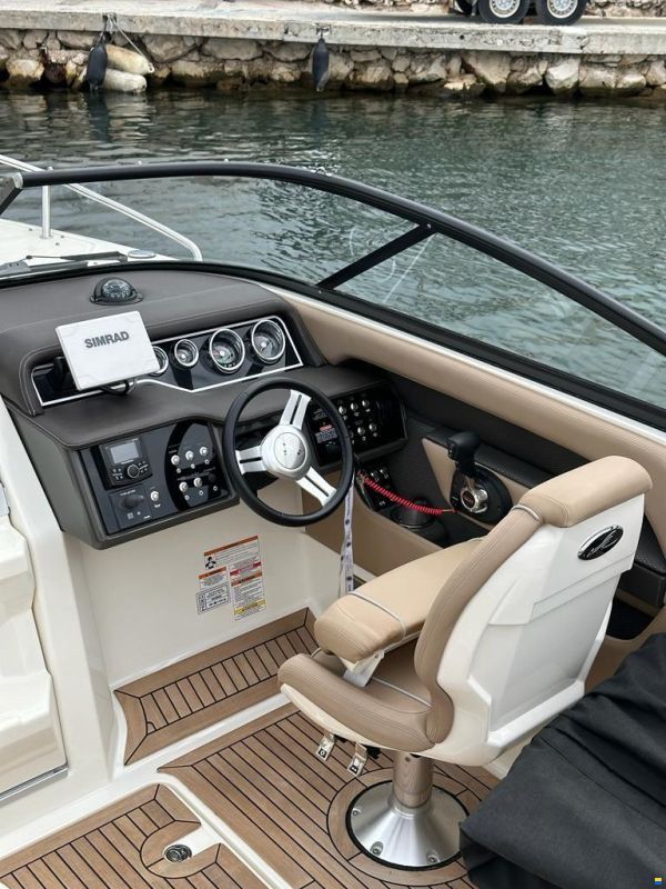 Sea Ray 250 SSE