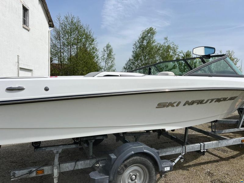 Correct Craft Nautique 200