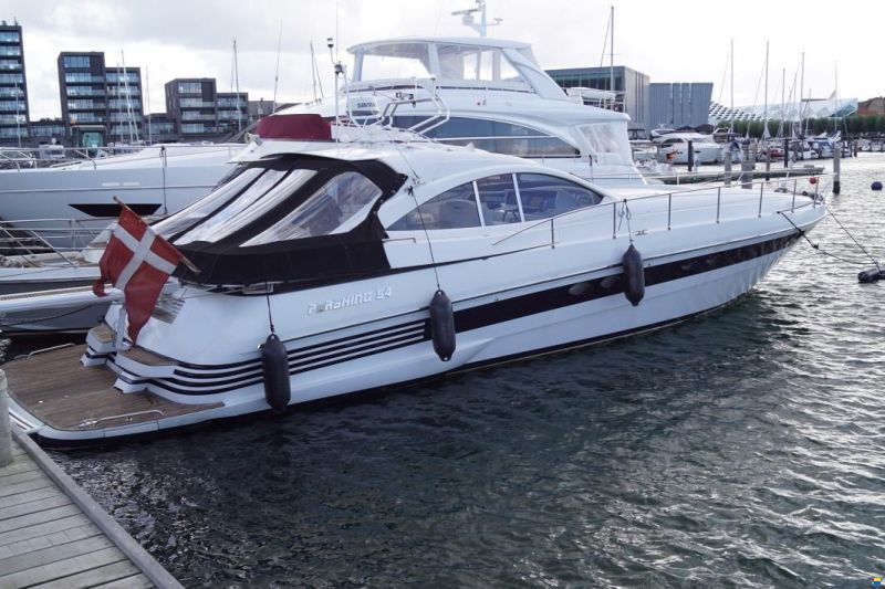 Pershing 54