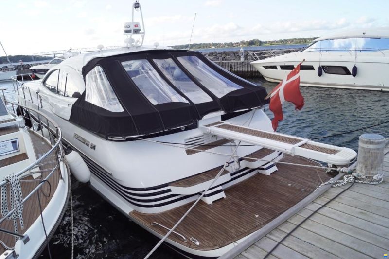 Pershing 54