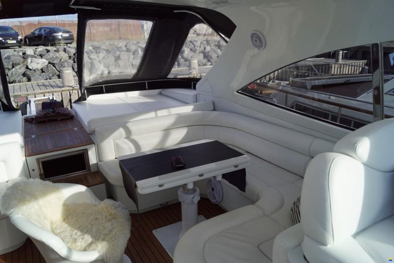 Pershing 54