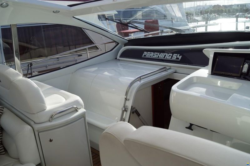 Pershing 54