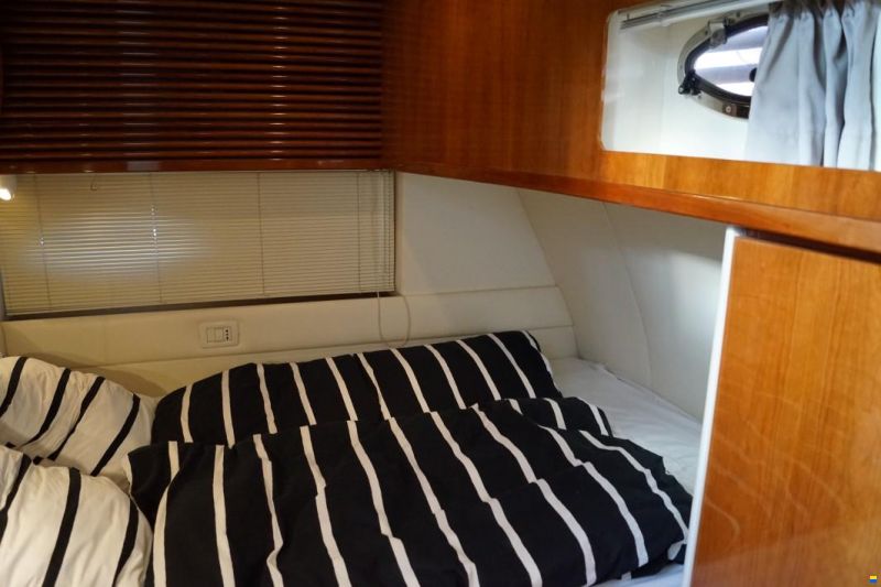Pershing 54