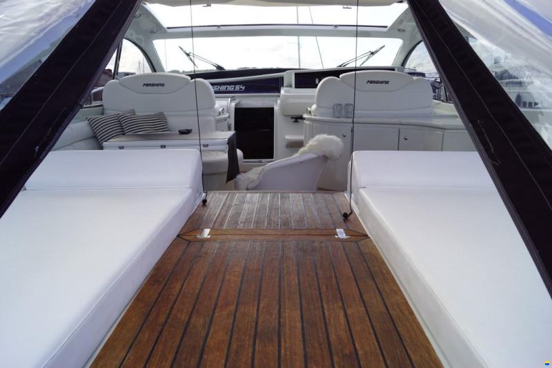 Pershing 54