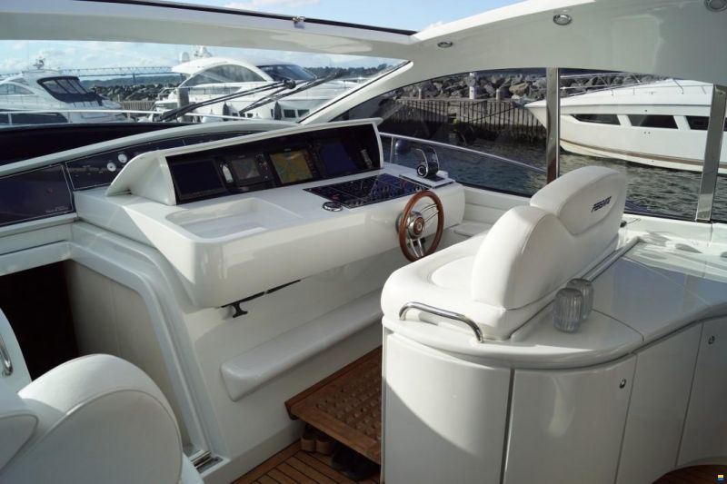 Pershing 54