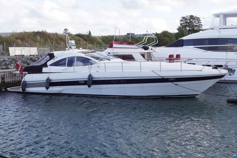 Pershing 54