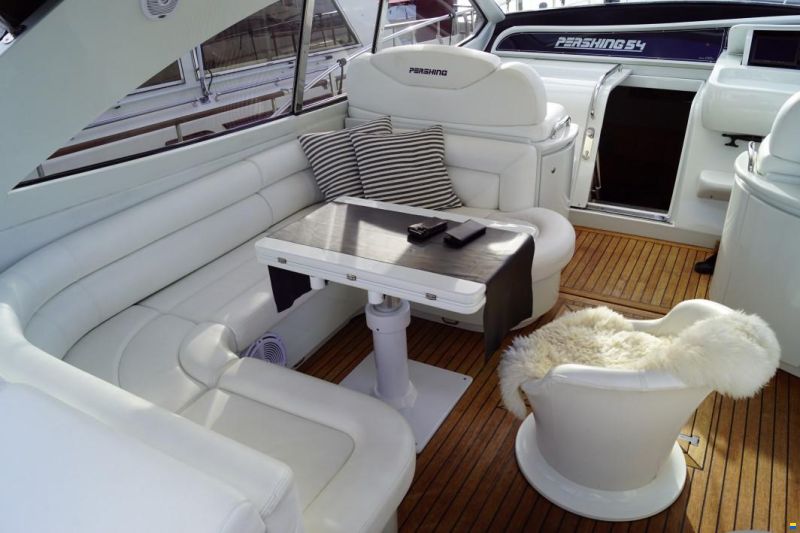 Pershing 54