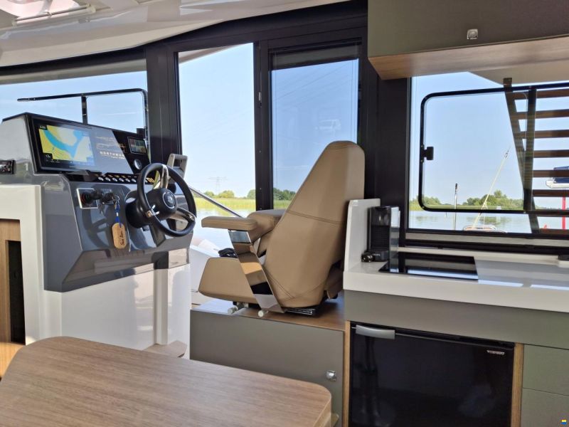 Northman 1050 Trawler Electric | available with o