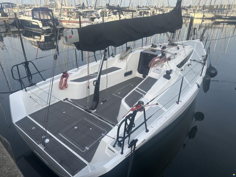 Italia Yachts IY 9.98