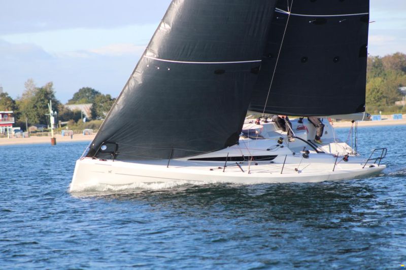 Italia Yachts IY 9.98