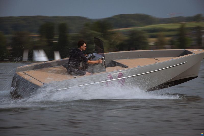 Heinrich Tender06E Molabo