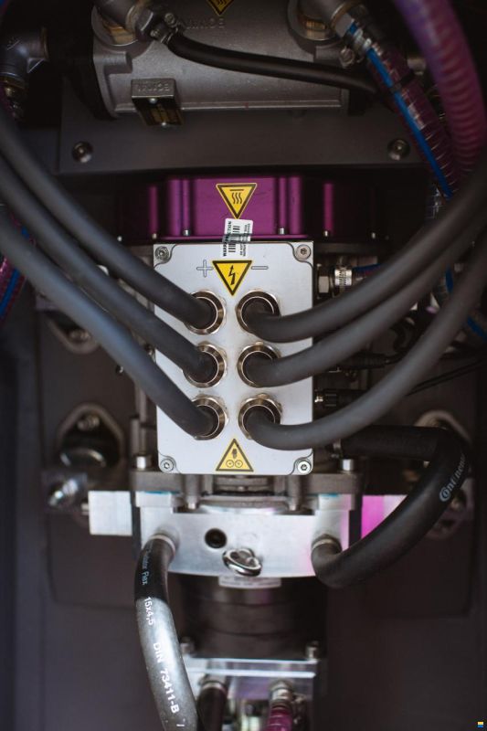 Heinrich Tender06E Molabo