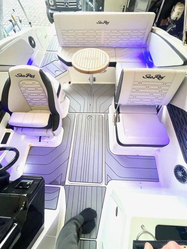 Sea Ray 210 SPOE